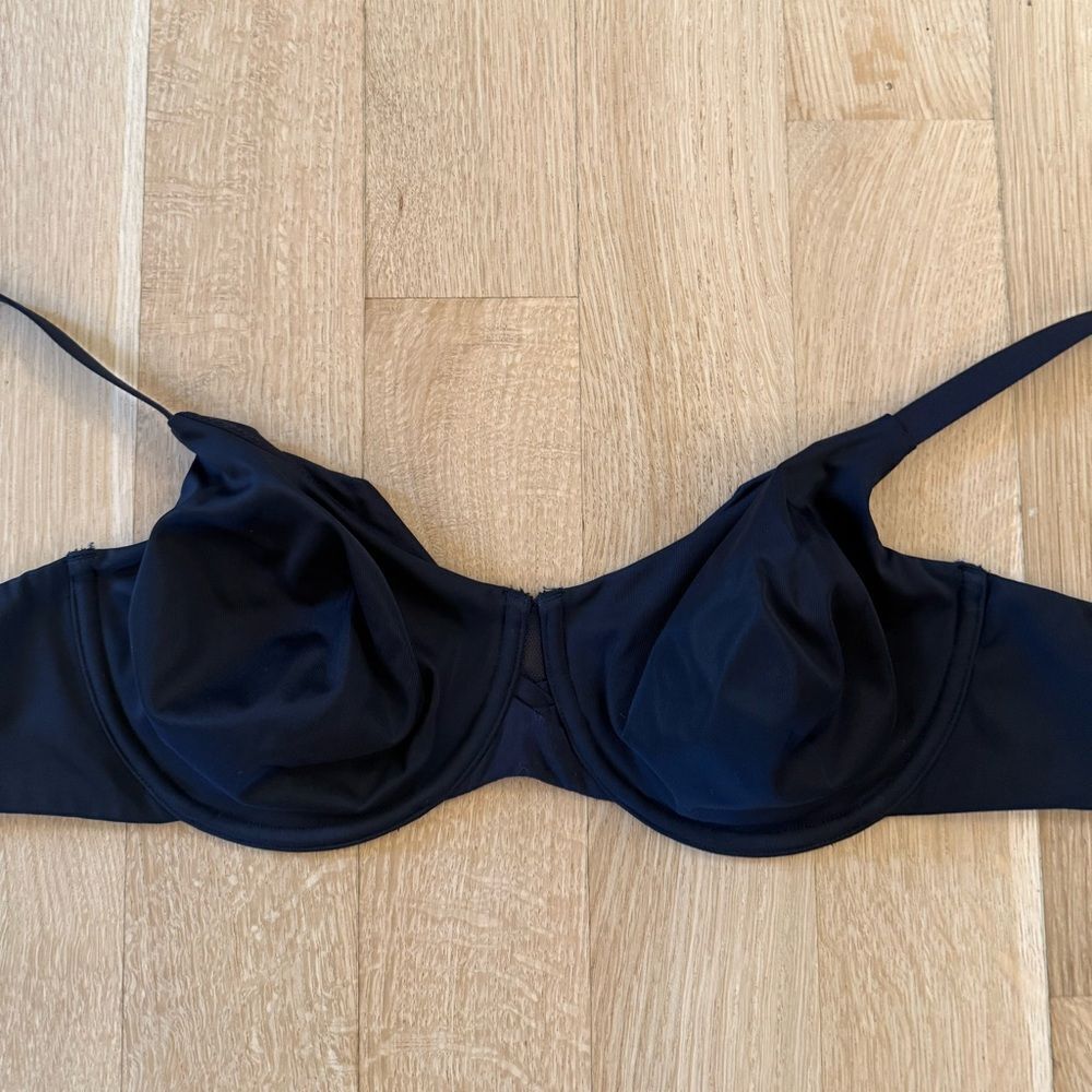 Black Underwire Bra - Picture 2 of 7